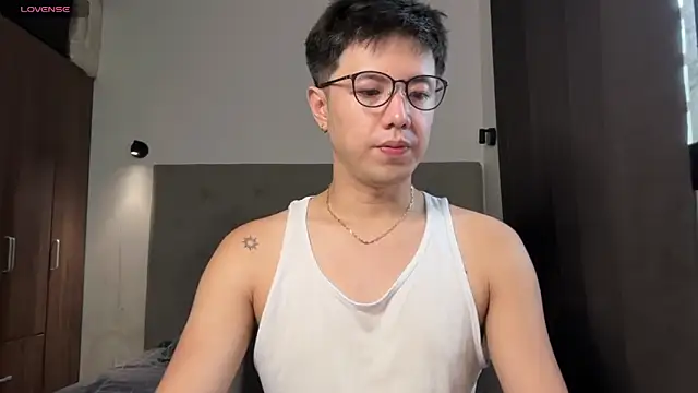Addictiveboi online show from May 8, 2026, 3:23 am