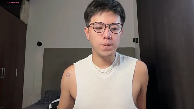 Addictiveboi online show from May 9, 2026, 2:17 am