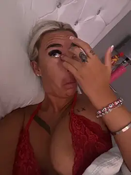 Snapshot of EllieMaeBaby chatting on September 21, 2025, 11:34 am EllieMaeBaby online show from September 21, 2025, 11:34 am