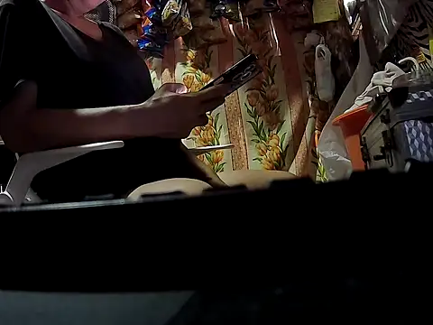 Snapshot of Hotzoey16 chatting on December 23, 2025, 12:08 am Hotzoey16 online show from December 23, 2025, 12:08 am