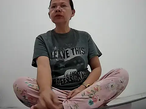 Snapshot of Hotzoey16 chatting on March 9, 2026, 10:03 pm Hotzoey16 online show from March 9, 2026, 10:03 pm