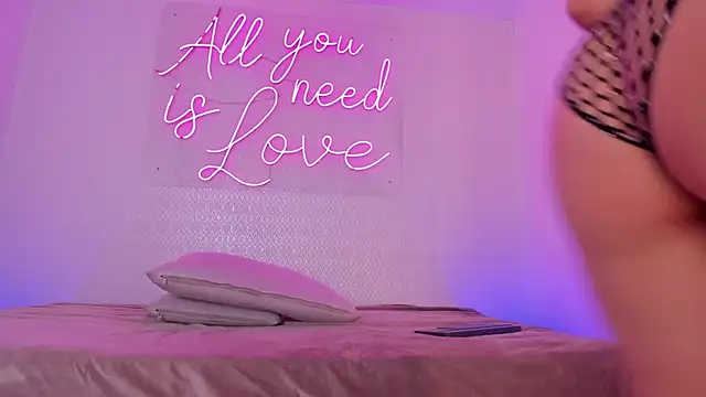 aleksandramiller  online show from May 15, 2026, 5:14 am