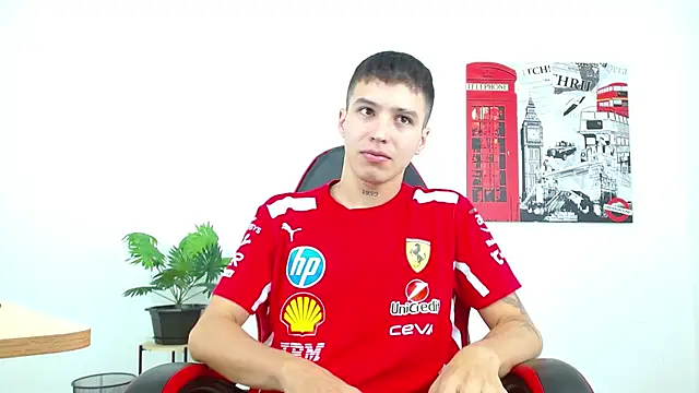 Cumandres18 online show from October 10, 2025, 2:16 pm