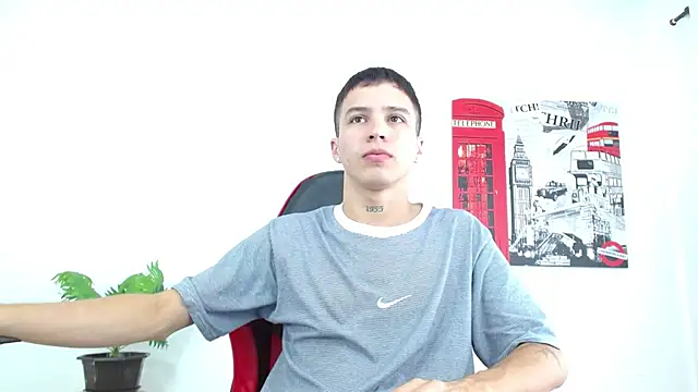 Cumandres18 online show from October 31, 2025, 1:56 pm