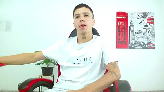 Cumandres18 online show from November 21, 2025, 2:16 pm