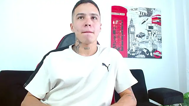 Cumandres18 online show from July 11, 2026, 3:48 pm
