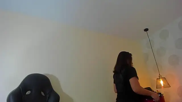 Snapshot of GIANAMILLER6 chatting on April 9, 2026, 12:10 pm GIANAMILLER6 online show from April 9, 2026, 12:10 pm