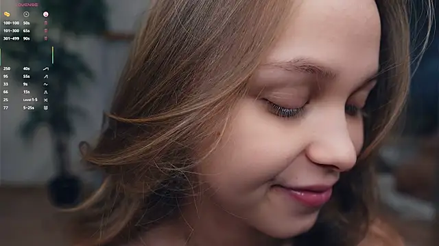 OdellaGillingham online show from September 18, 2025, 7:38 pm