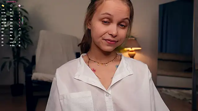 OdellaGillingham online show from October 2, 2025, 6:48 pm