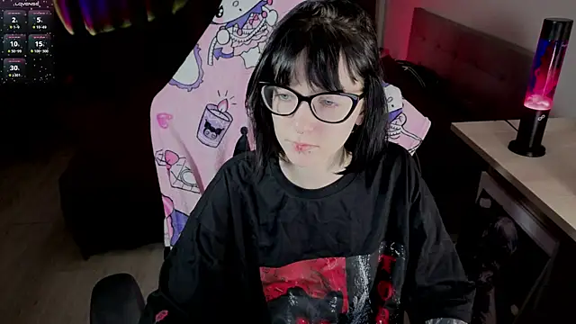 Snapshot of HazelTompson chatting on March 5, 2026, 12:23 pm HazelTompson online show from March 5, 2026, 12:23 pm