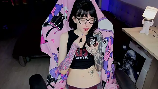 Snapshot of HazelTompson chatting on March 14, 2026, 7:25 am HazelTompson online show from March 14, 2026, 7:25 am