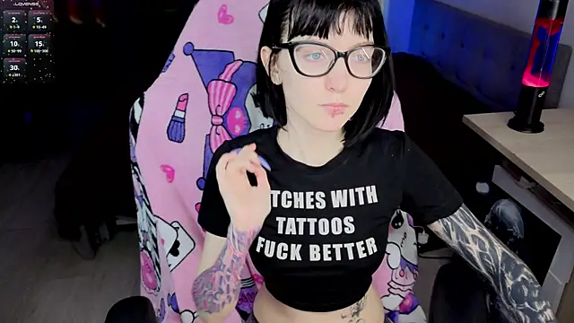 Snapshot of HazelTompson chatting on March 15, 2026, 12:11 pm HazelTompson online show from March 15, 2026, 12:11 pm