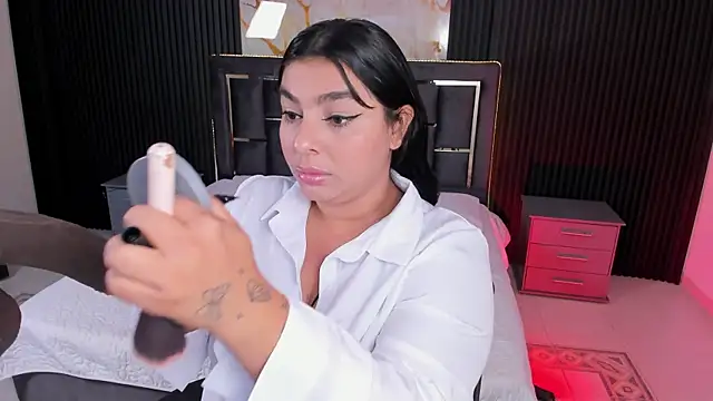 Snapshot of Hannasscott chatting on October 20, 2025, 11:32 am Hannasscott online show from October 20, 2025, 11:32 am