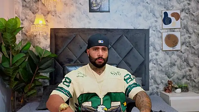 Apolo rousse1 online show from November 8, 2025, 9:35 pm