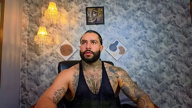 Apolo rousse1 online show from December 13, 2025, 9:53 pm