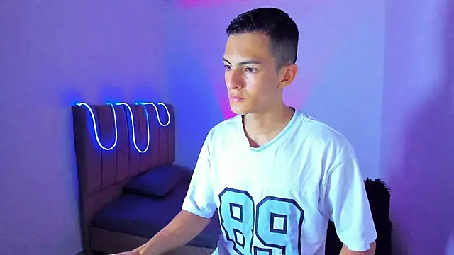 Matiius18 online show from June 26, 2026, 3:05 pm