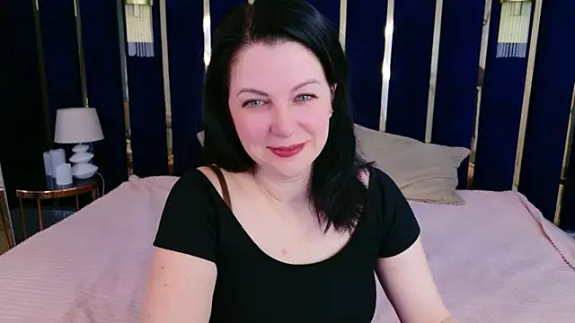 Nina Stane online show from May 4, 2026, 5:58 am