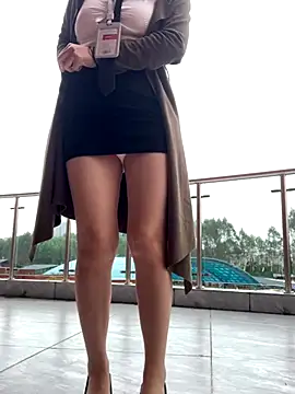 zhizhinaigai online show from November 7, 2025, 3:06 am