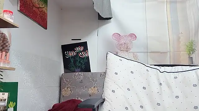 MichiLovely online show from December 5, 2025, 8:38 pm