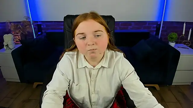 Snapshot of KattyRose8 chatting on September 18, 2025, 5:42 am KattyRose8 online show from September 18, 2025, 5:42 am