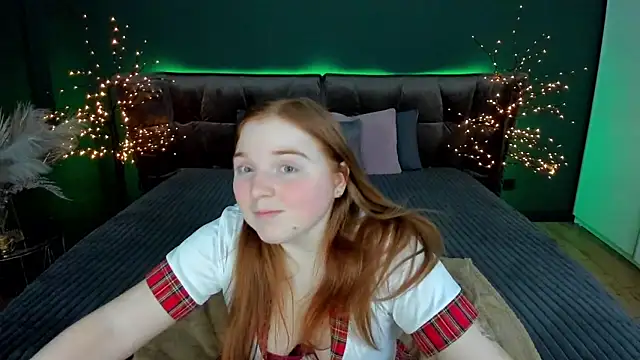 Snapshot of KattyRose8 chatting on October 2, 2025, 6:37 pm KattyRose8 online show from October 2, 2025, 6:37 pm