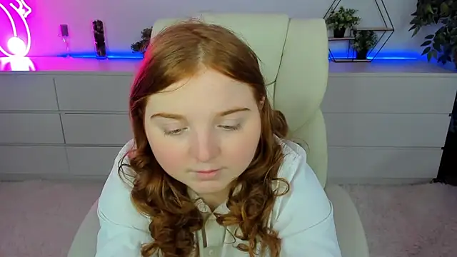 Snapshot of KattyRose8 chatting on October 5, 2025, 12:03 pm KattyRose8 online show from October 5, 2025, 12:03 pm