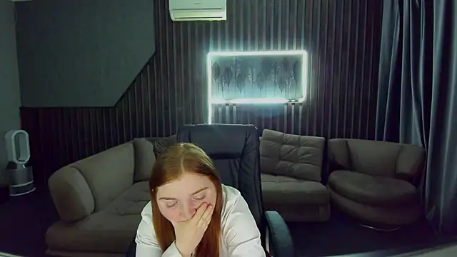 Snapshot of KattyRose8 chatting on October 14, 2025, 5:41 am KattyRose8 online show from October 14, 2025, 5:41 am