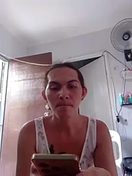 Snapshot of Pinkyweb_03 chatting on August 8, 2026, 7:43 am Pinkyweb 03 online show from August 8, 2026, 7:43 am