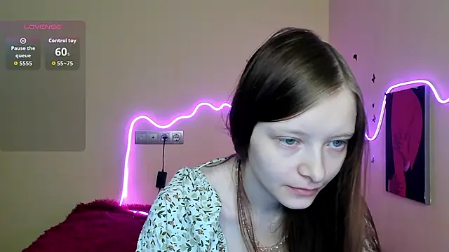 AliceHaris online show from September 23, 2025, 1:08 am