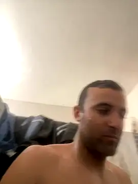 Snapshot of Junior17cm_1993 chatting on November 28, 2025, 8:22 pm Junior17cm 1993 online show from November 28, 2025, 8:22 pm