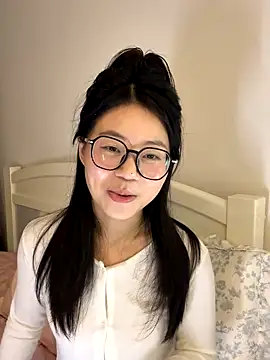 Ella-A9 online show from November 13, 2025, 3:55 pm