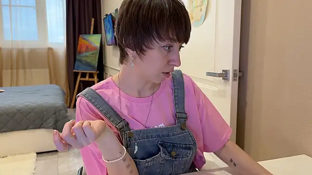 daniellia  online show from March 27, 2026, 2:17 pm