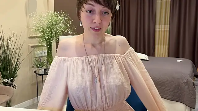 Snapshot of daniellia_ chatting on May 10, 2026, 5:51 pm daniellia online show from May 10, 2026, 5:51 pm