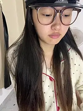 MengMeng0515 online show from June 24, 2026, 1:32 pm