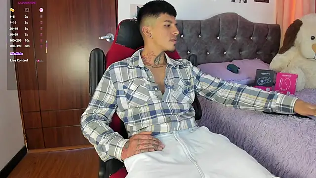 Snapshot of Savajelust chatting on September 21, 2025, 5:58 pm Savajelust online show from September 21, 2025, 5:58 pm