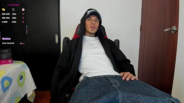 Snapshot of Savajelust chatting on September 24, 2025, 9:07 pm Savajelust online show from September 24, 2025, 9:07 pm