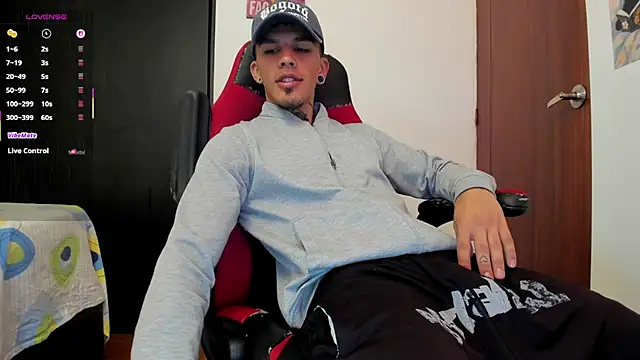 Snapshot of Savajelust chatting on September 25, 2025, 2:10 pm Savajelust online show from September 25, 2025, 2:10 pm