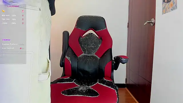 Snapshot of Savajelust chatting on October 8, 2025, 10:57 am Savajelust online show from October 8, 2025, 10:57 am