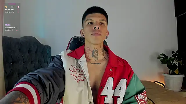 Snapshot of Savajelust chatting on November 7, 2025, 9:26 pm Savajelust online show from November 7, 2025, 9:26 pm