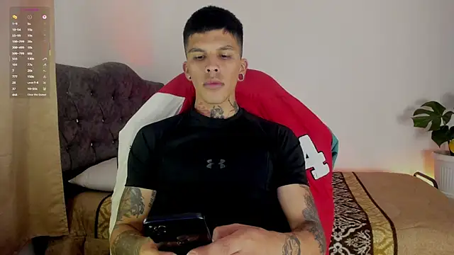 Snapshot of Savajelust chatting on November 8, 2025, 11:03 pm Savajelust online show from November 8, 2025, 11:03 pm