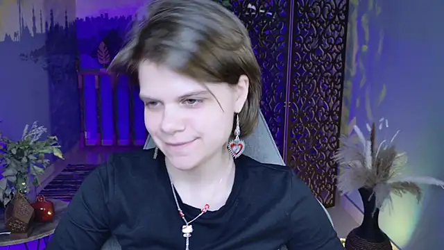 Snapshot of EllieMurler chatting on October 7, 2025, 9:17 am EllieMurler online show from October 7, 2025, 9:17 am