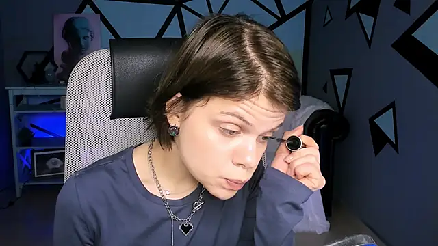 Snapshot of EllieMurler chatting on October 10, 2025, 9:08 am EllieMurler online show from October 10, 2025, 9:08 am