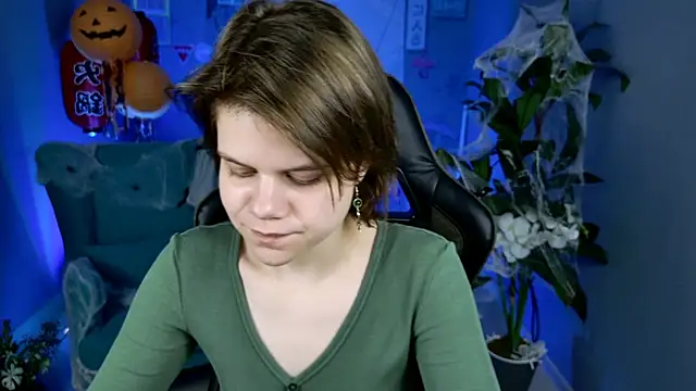 Snapshot of EllieMurler chatting on October 24, 2025, 9:06 am EllieMurler online show from October 24, 2025, 9:06 am