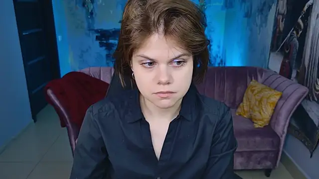 EllieMurler online show from February 4, 2026, 1:06 pm