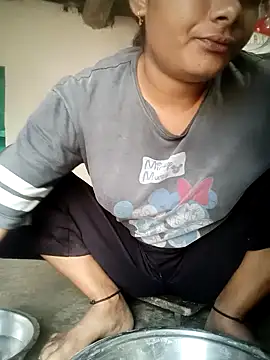 Snapshot of Hot_siiii chatting on September 18, 2025, 2:13 am Hot siiii online show from September 18, 2025, 2:13 am