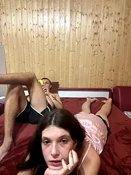 Snapshot of FoxStudioSex chatting on September 25, 2025, 12:42 pm FoxStudioSex online show from September 25, 2025, 12:42 pm