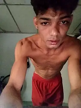 Snapshot of Brayanellatino chatting on March 16, 2026, 10:47 pm Brayanellatino online show from March 16, 2026, 10:47 pm