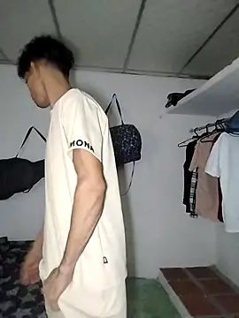 Snapshot of Brayanellatino chatting on April 5, 2026, 9:28 am Brayanellatino online show from April 5, 2026, 9:28 am