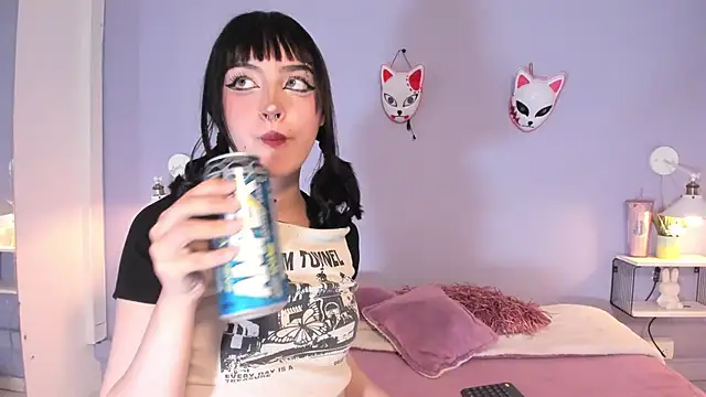 Zoe Lynch  online show from September 12, 2025, 11:54 am