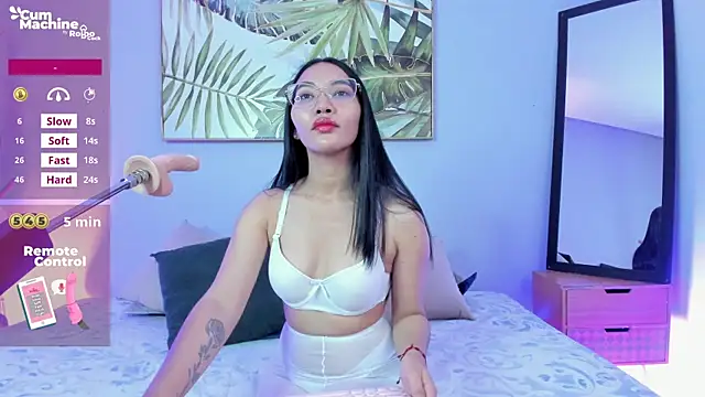 lucyy liiuu online show from October 21, 2025, 1:12 pm